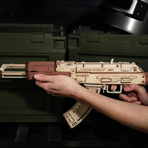 Rompecabezas de madera 3D del rifle de asalto ROKR AK-47 LQ901