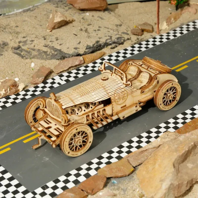 Maqueta de madera 3D a escala del coche de Gran Premio ROKR MC401