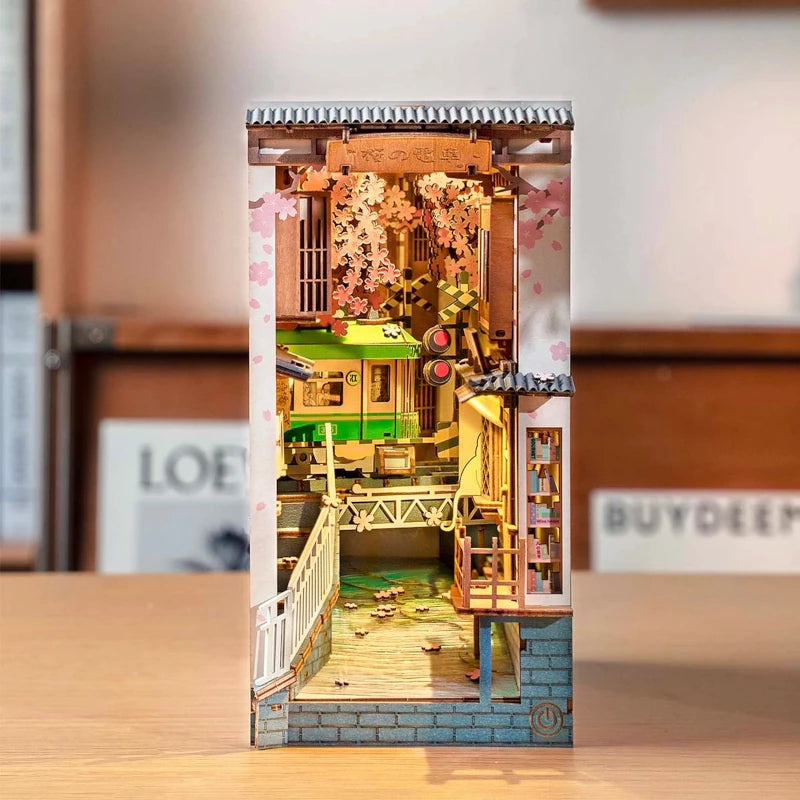 Maqueta Sujetalibros Sakura Densya Rolife TGB01