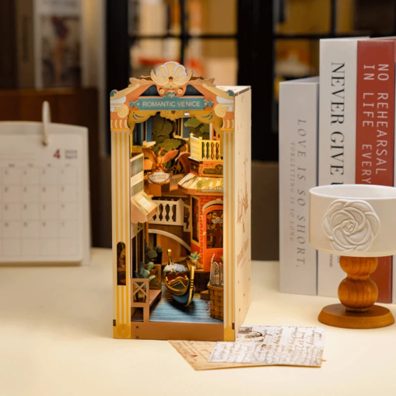 Maqueta Sujetalibros Venecia Romántica Rolife TGB08